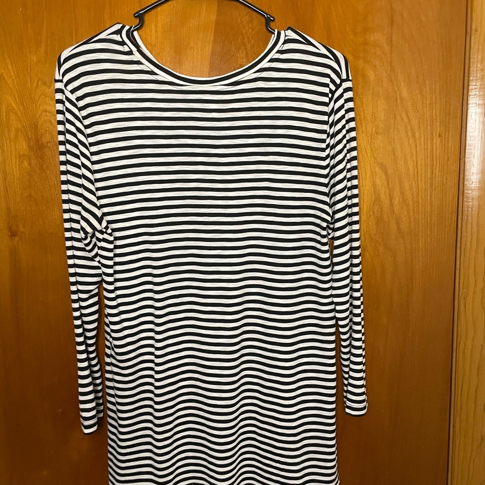 Old Navy Black and White Striped Women's Tunic